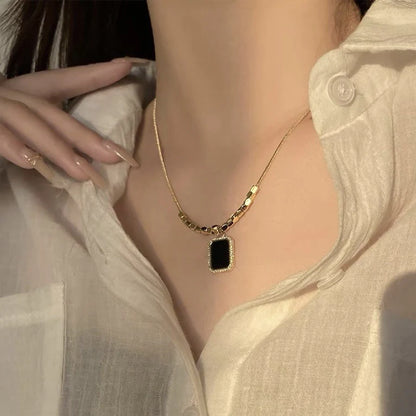 Collier en onyx noir (acier titane)